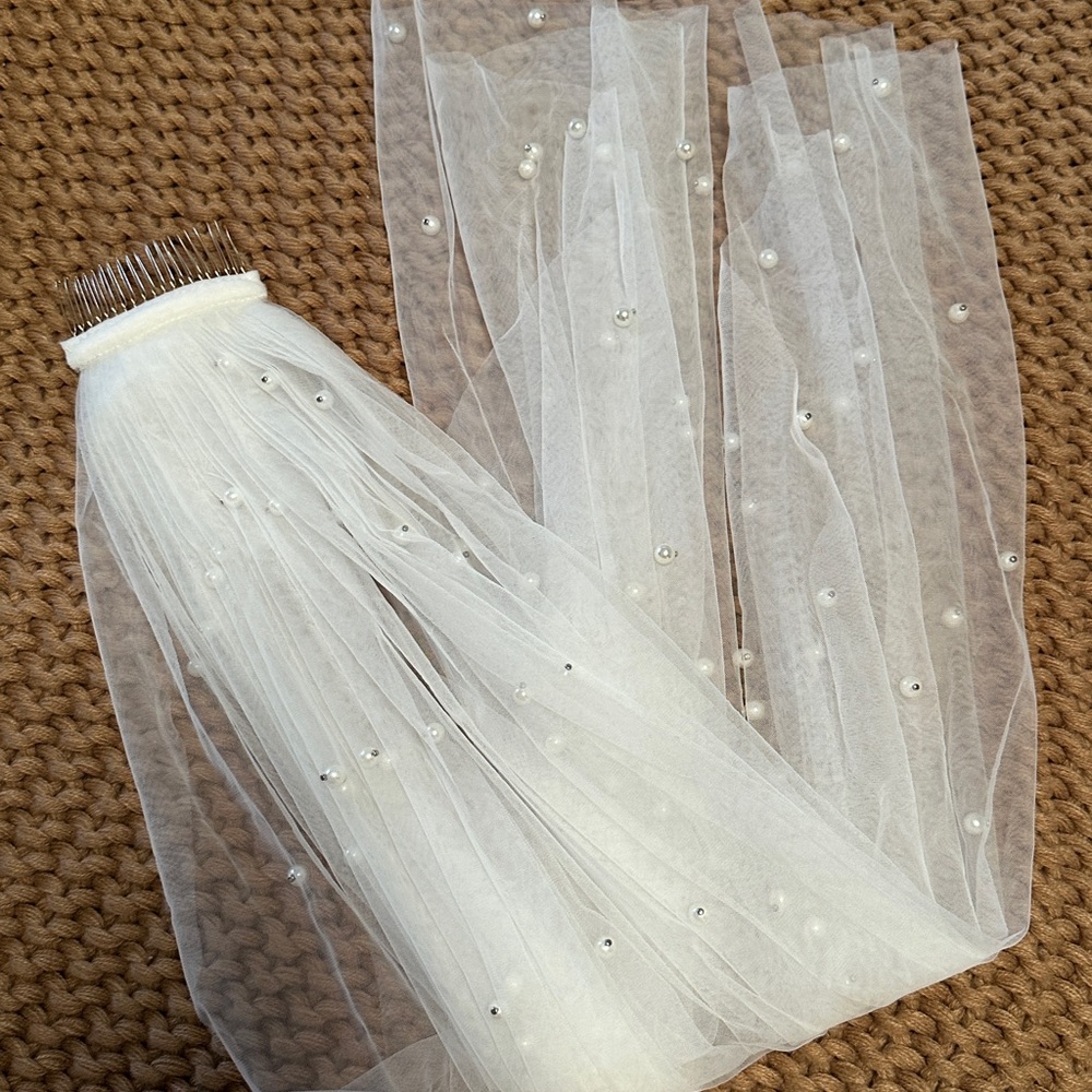 veil pearl length 30’ new